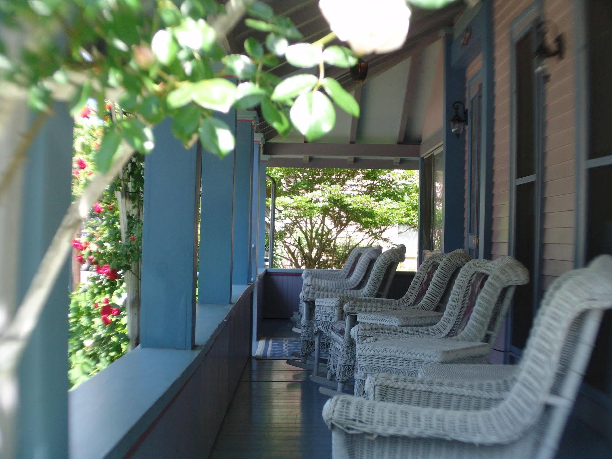 The Oak Bluffs Inn Exterior photo